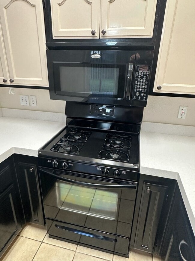 Building Photo - 5449 W Ashland Ct