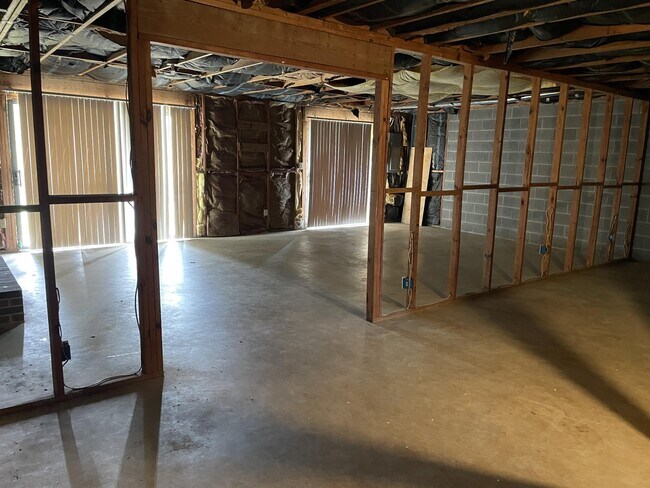 Building Photo - 109 Harvest Dr