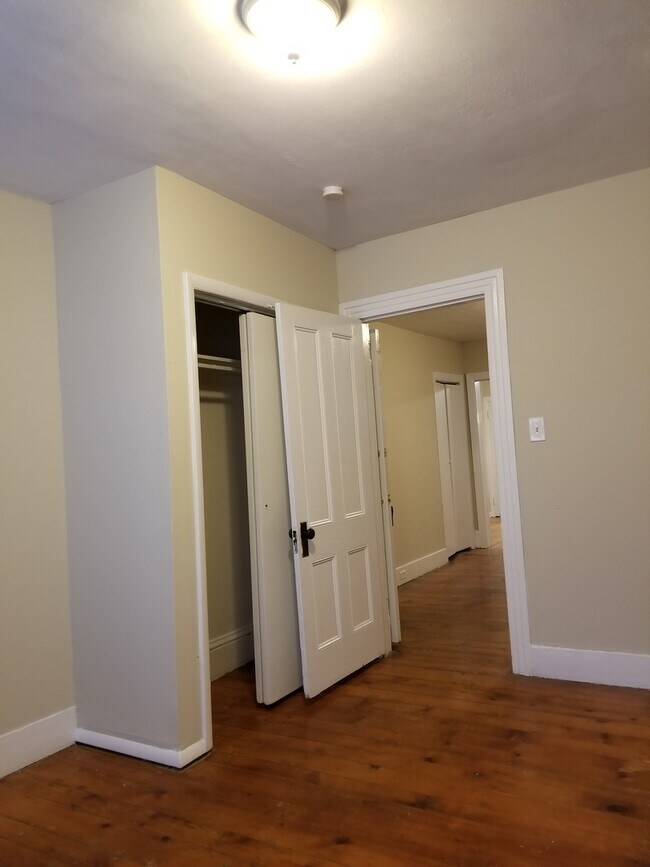 Building Photo - Wood floors, fresh paint, coin laundry, shared yard