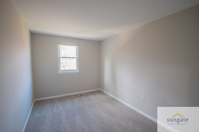 Building Photo - 6449 Union Ct