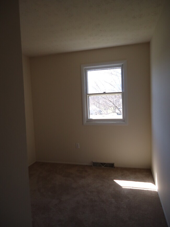 Building Photo - 105 Scenic Cir