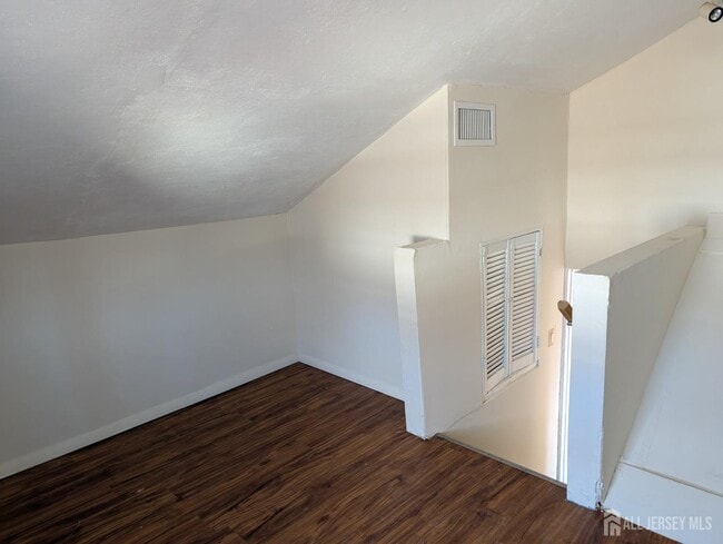 Building Photo - 11 S Holly Ave