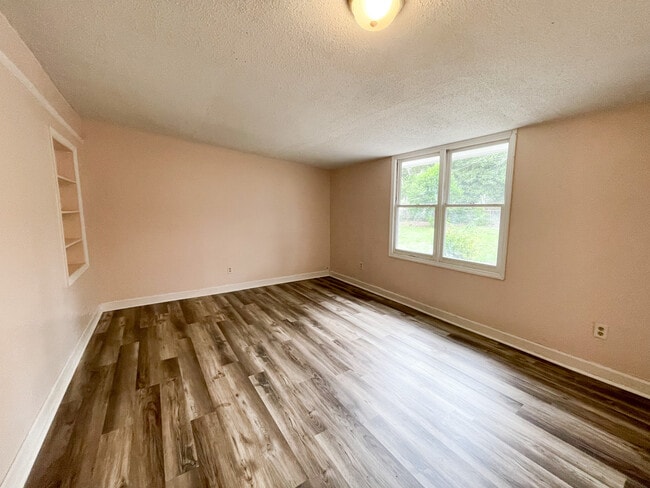 Building Photo - 331 Woodberry Rd