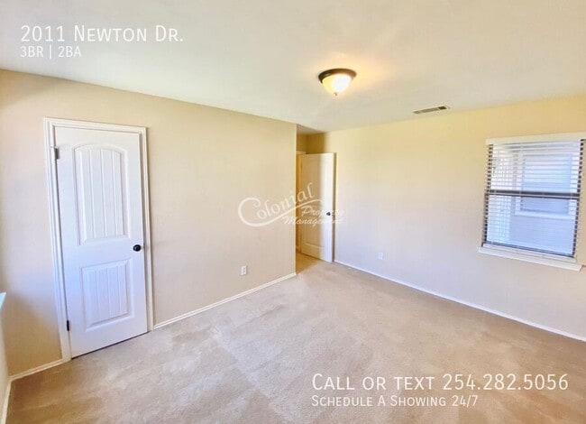 Building Photo - 2011 Newton Dr