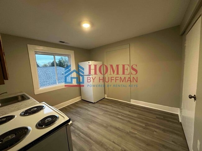 Building Photo - 610 Taylor Ave