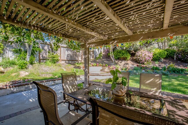 Building Photo - 3258 Lower Ridge Rd