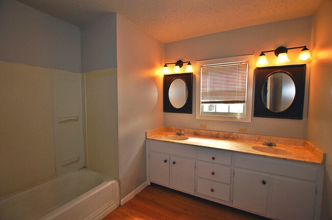 Building Photo - 2601 25th St