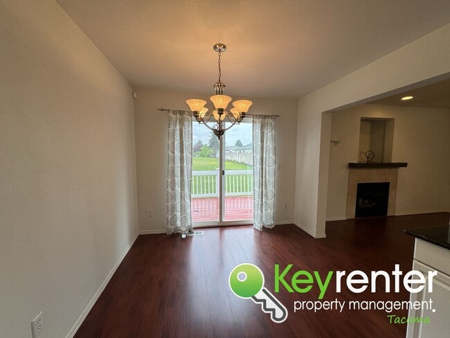 Building Photo - Incredible 3Bed/2.5Bath Pacific Home!