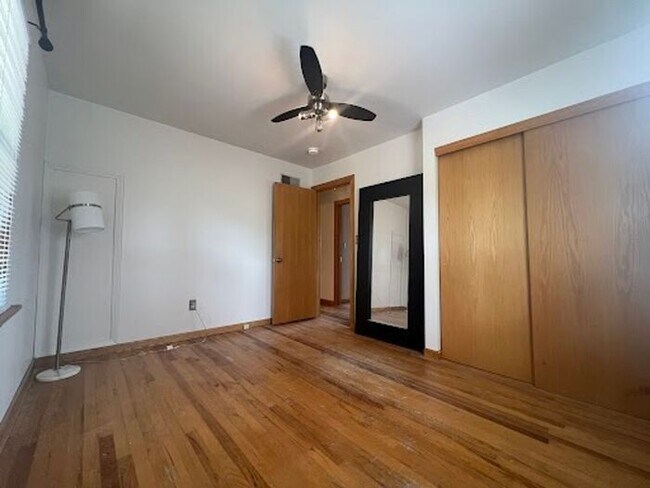 Building Photo - $2,600 | 3 Bedroom, 2 Bathroom House | Dog...