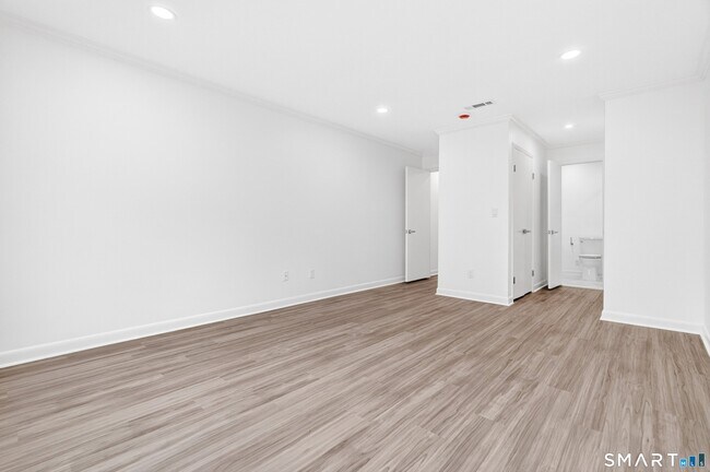 Building Photo - 1500 Bedford St