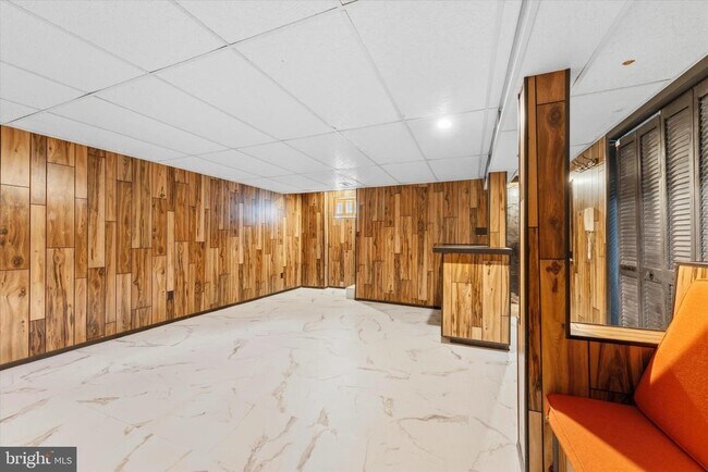 Building Photo - 9 N Greenbrier St