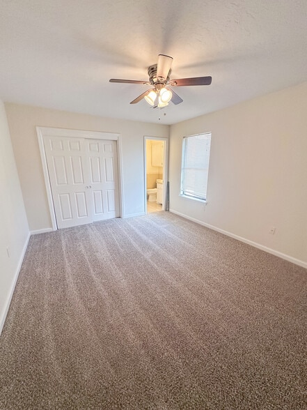 Building Photo - 2711 NE Euclid Ave