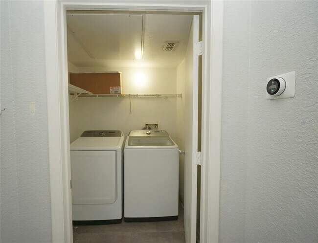 Building Photo - 2411 W Horatio St