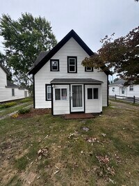 Building Photo - 1027 West St