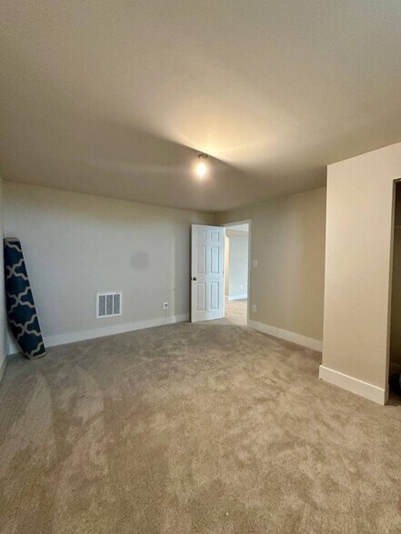 Building Photo - 9080 Piney Mountain Rd