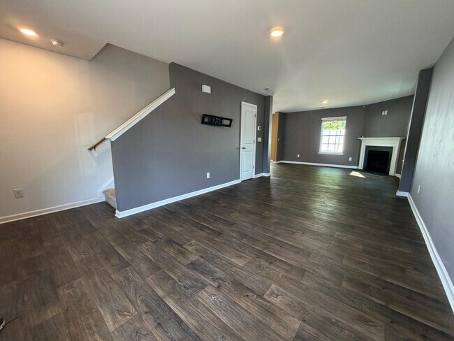Building Photo - "Charming 3-Bed Oasis on Finnigan Rd: Spacious 1,994 Sq Ft with Granite Kitchen & Cozy Fireplace!"