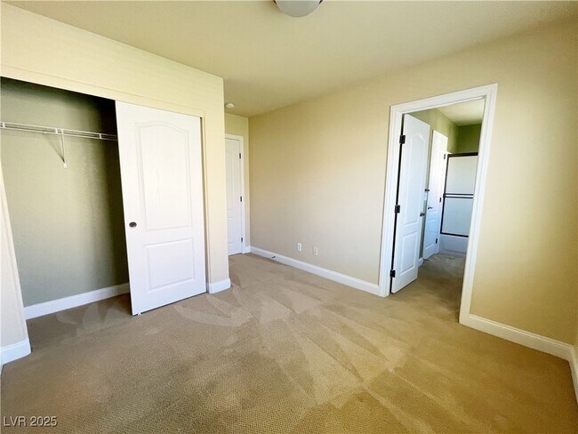 Building Photo - 9873 Belle Marie Ct