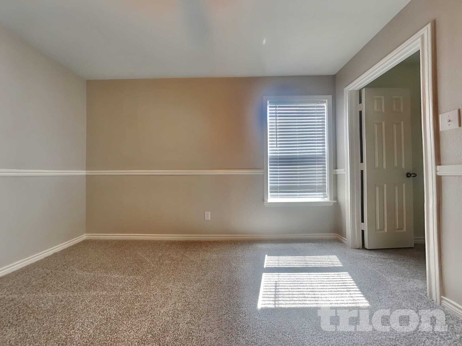 Building Photo - 5816 Greenmeadow Dr