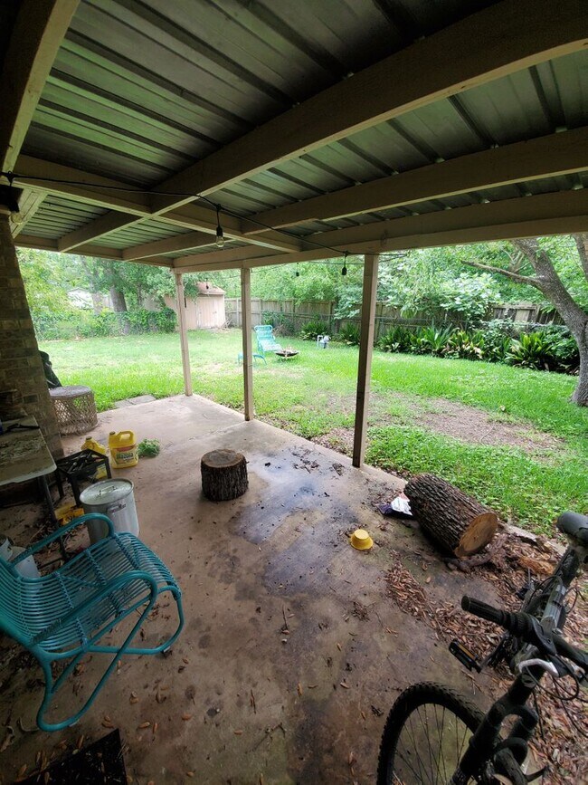 Building Photo - 3/2 in Southwood Valley