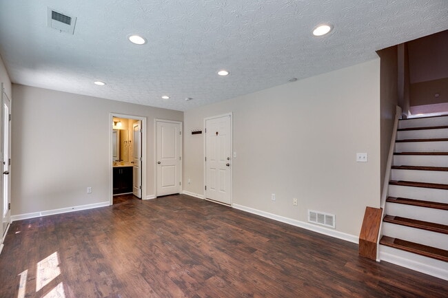 Building Photo - 9581 Tahoe Dr