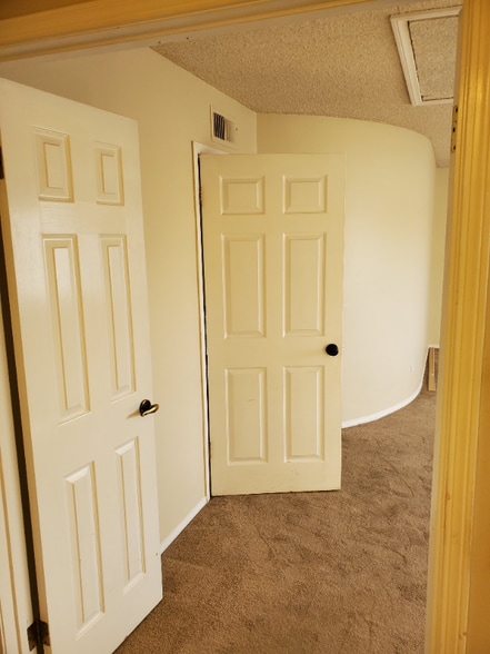 Building Photo - 21271 Ave Nubes