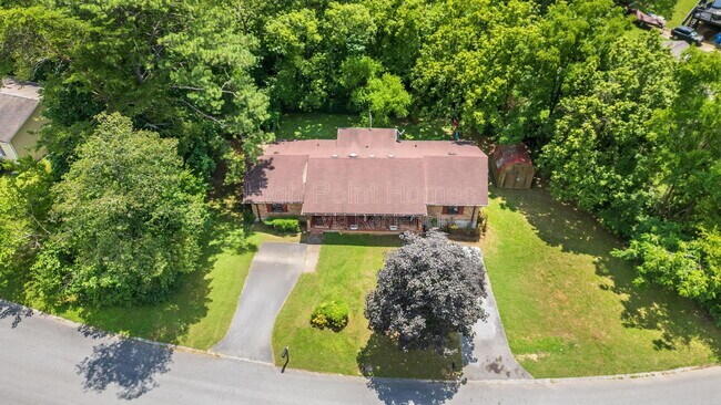 Building Photo - 7742 Holiday Hills Cir