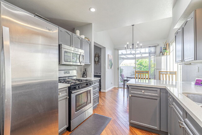 Building Photo - 3 Bedroom Home in The Gated Marigold Tract...