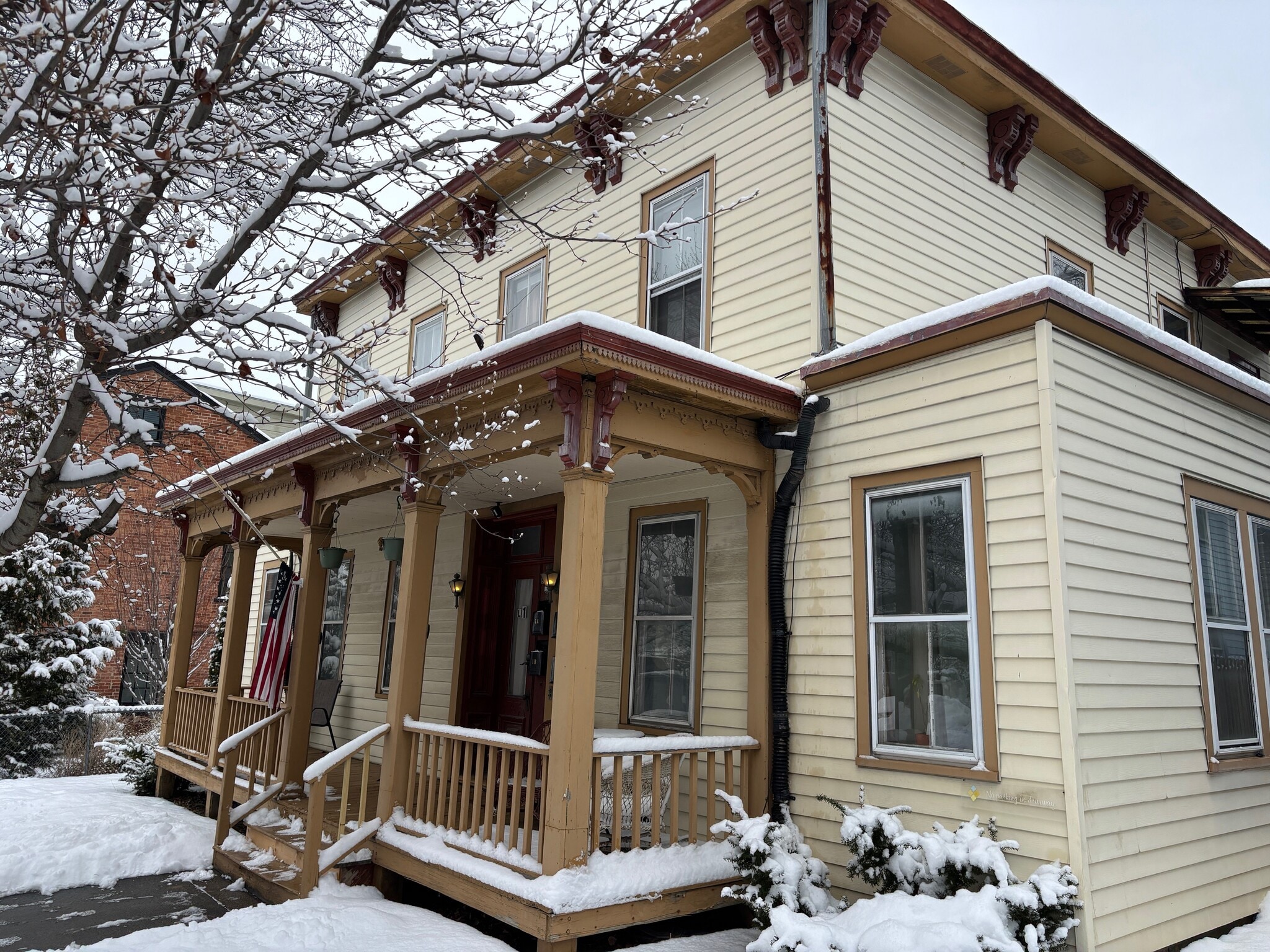 Building Photo - 552 Columbia St