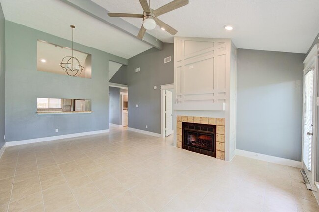 Building Photo - 3843 Westmeadow Dr