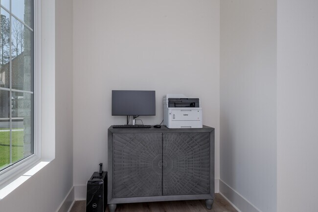 Building Photo - 1092 Stonebrook Ln