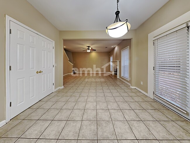 Building Photo - 1584 Silver Ridge Dr
