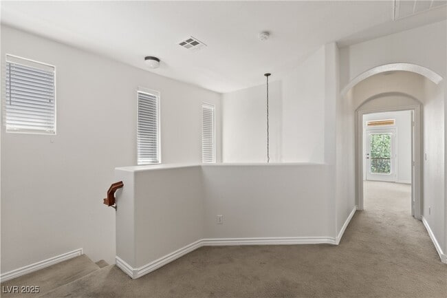 Building Photo - 2831 Dunnottar Ave