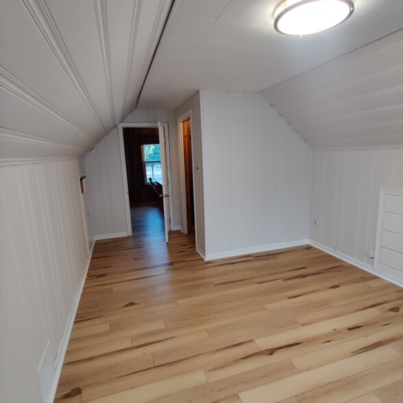 Building Photo - 3403 Woodland Ave