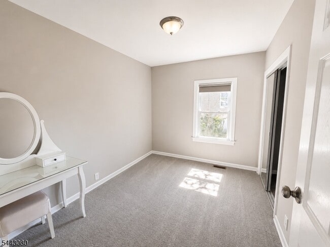Building Photo - 28 Mabie St