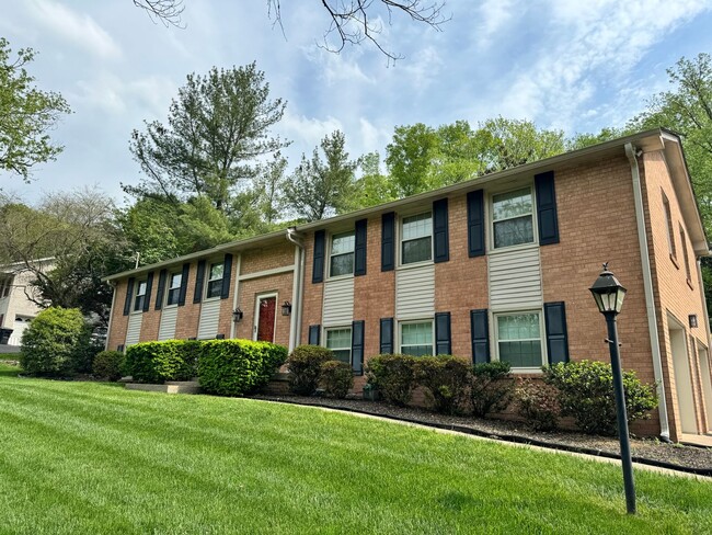 Building Photo - Nice 4BR Home in Perfect Location