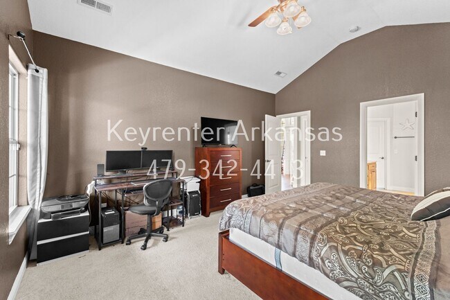 Building Photo - 1048 Tarah Knolls Cir
