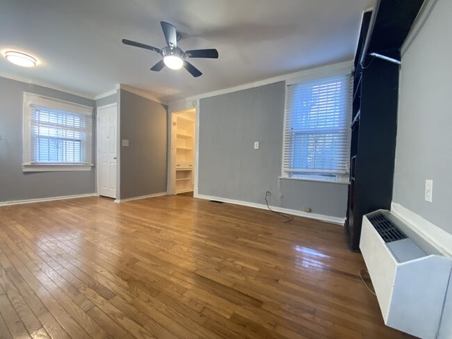 Building Photo - 841 Vedado Way NE