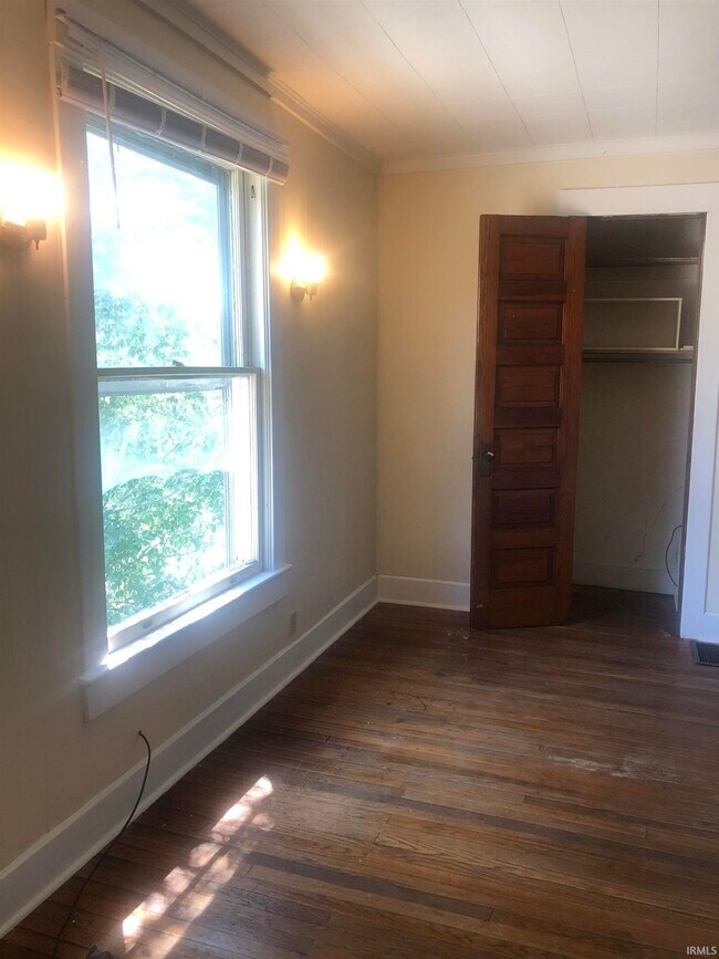 Building Photo - 423 S Fess Ave