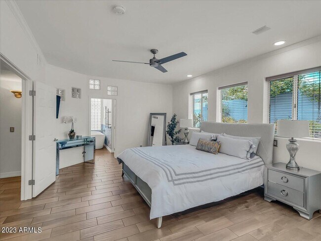 Building Photo - 3351 E Las Rocas Dr