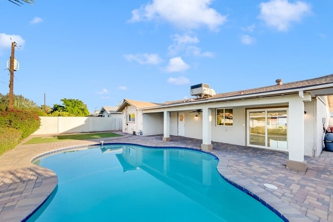 Building Photo - 8419 E Orange Blossom Ln