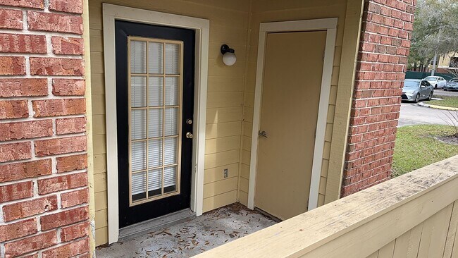 Building Photo - For Rent: 1 Bedroom, 1 Bath in a gated community near Dale Mabry and Waters Ave!