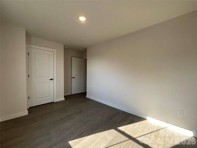 Building Photo - 130 18th St NW