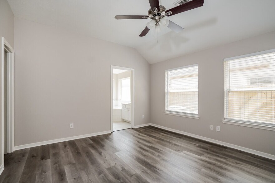 Building Photo - 2442 Chuckberry St