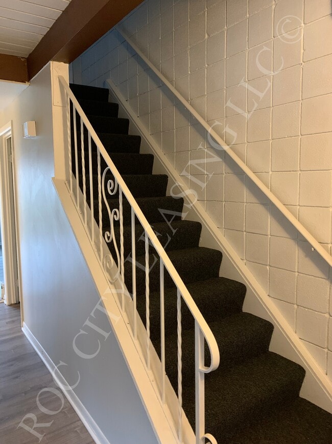 Building Photo - 89 Twin Beeches