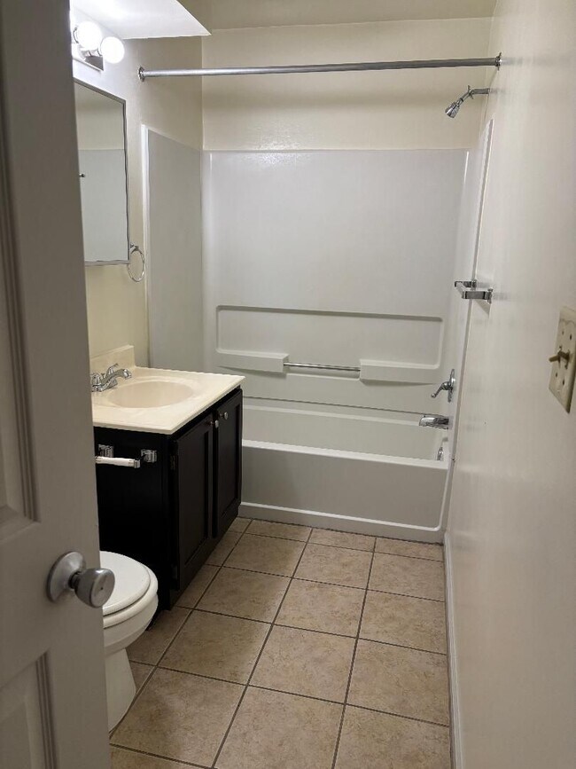 Building Photo - The Uptown Lofts #105