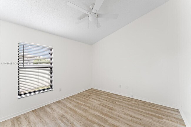 Building Photo - 3561 SW Carmody St