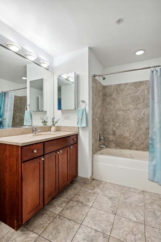 Building Photo - 200 N Jefferson St