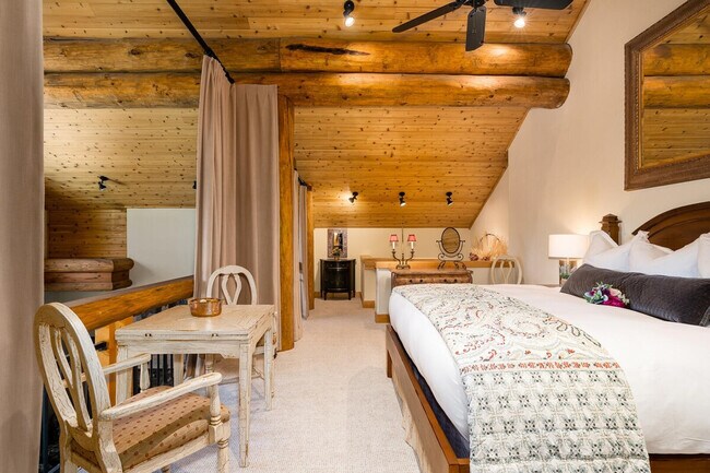 Building Photo - 66 Mountain Loop Rd