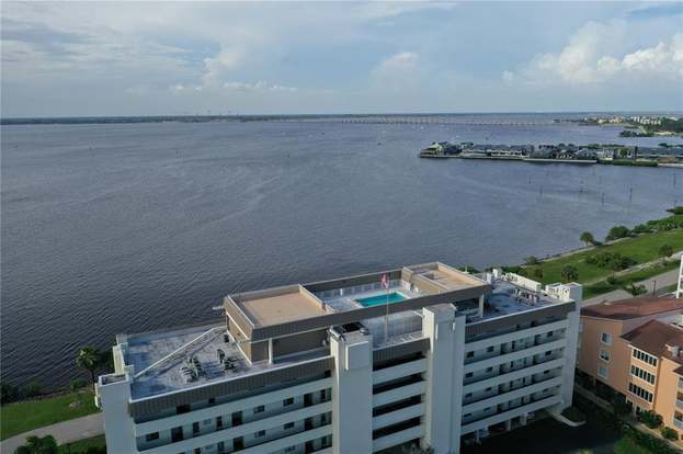 Building Photo - 1500 Park Beach Cir