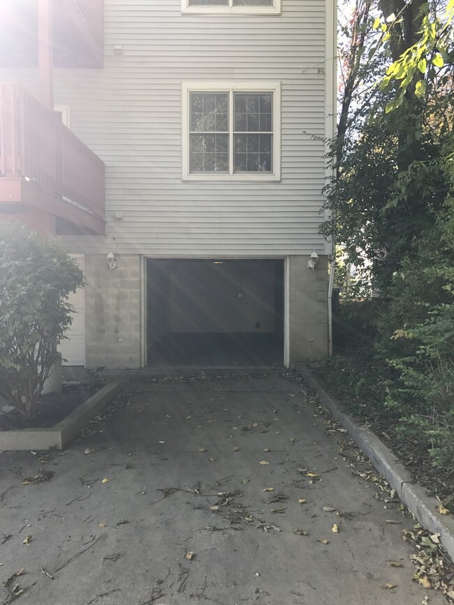 Building Photo - 351 S Madison St